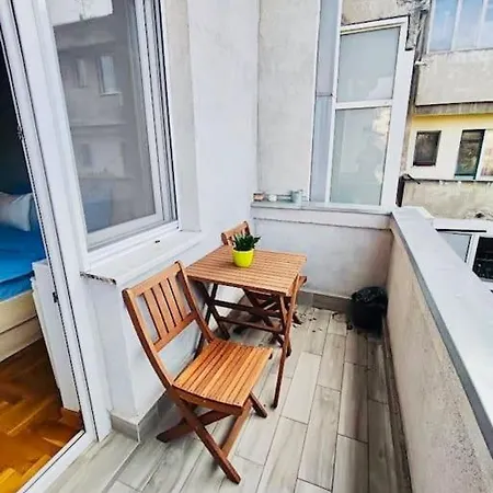 Vracar Hideaway With Private Garage Apartment Belgrade Exterior photo