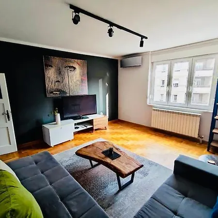 Vracar Hideaway With Private Garage Apartment Belgrade Exterior photo