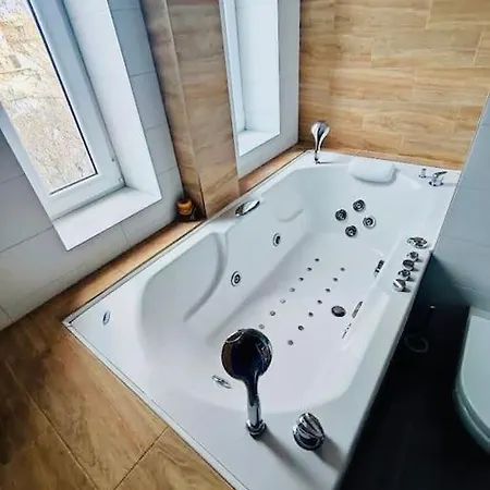 Vracar Hideaway With Private Garage Apartment Belgrade Exterior photo