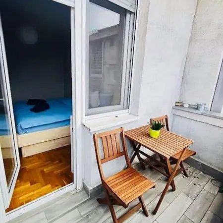 Vracar Hideaway With Private Garage Apartment Belgrade Exterior photo